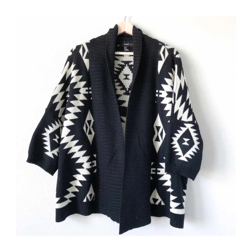 EUC | Forever 21 | Black & Cream Cardigan